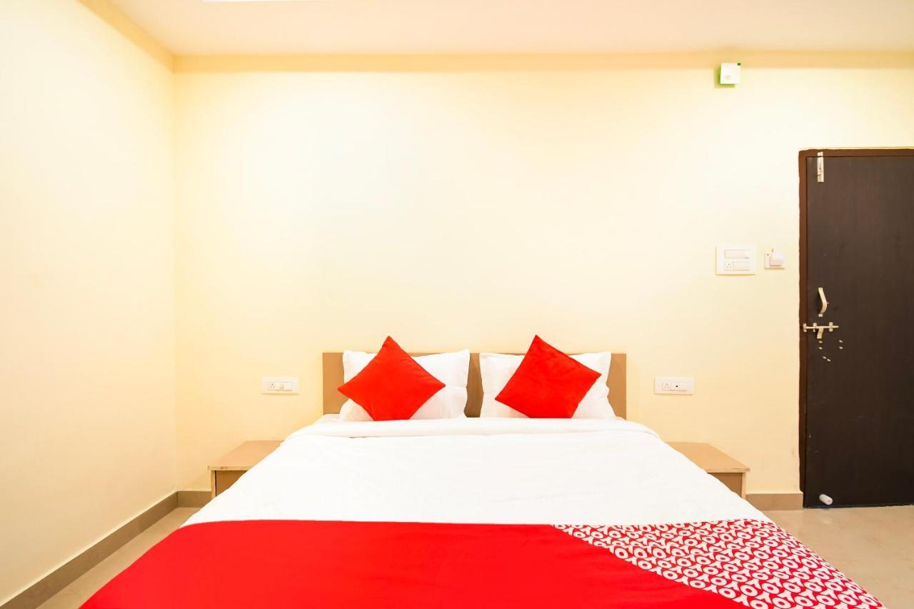 Oyo Flagship 45586 Hotel Airport Inn Rāipur Exterior foto