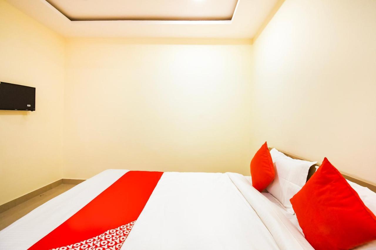 Oyo Flagship 45586 Hotel Airport Inn Rāipur Exterior foto