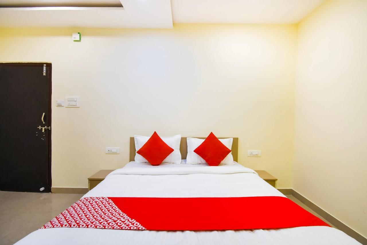 Oyo Flagship 45586 Hotel Airport Inn Rāipur Exterior foto